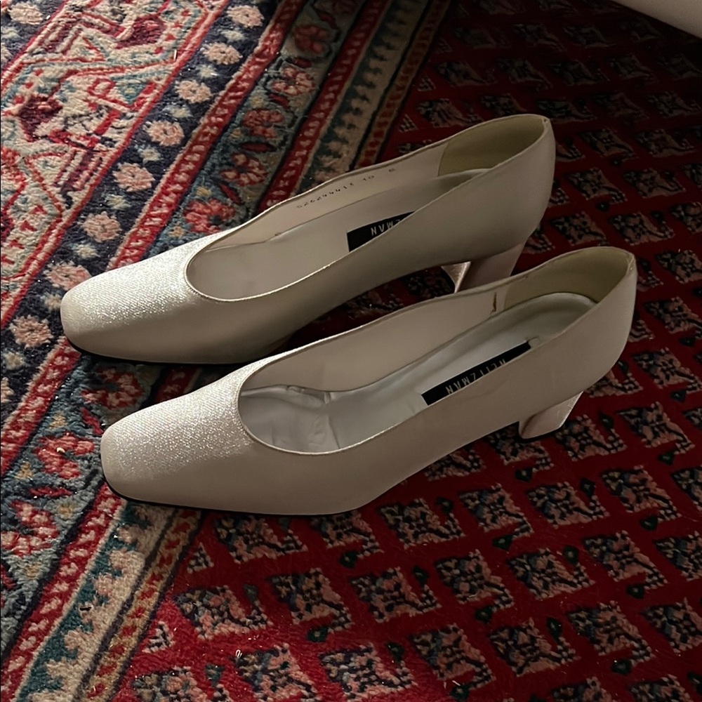 Stuart weitzman elegant cream shoes